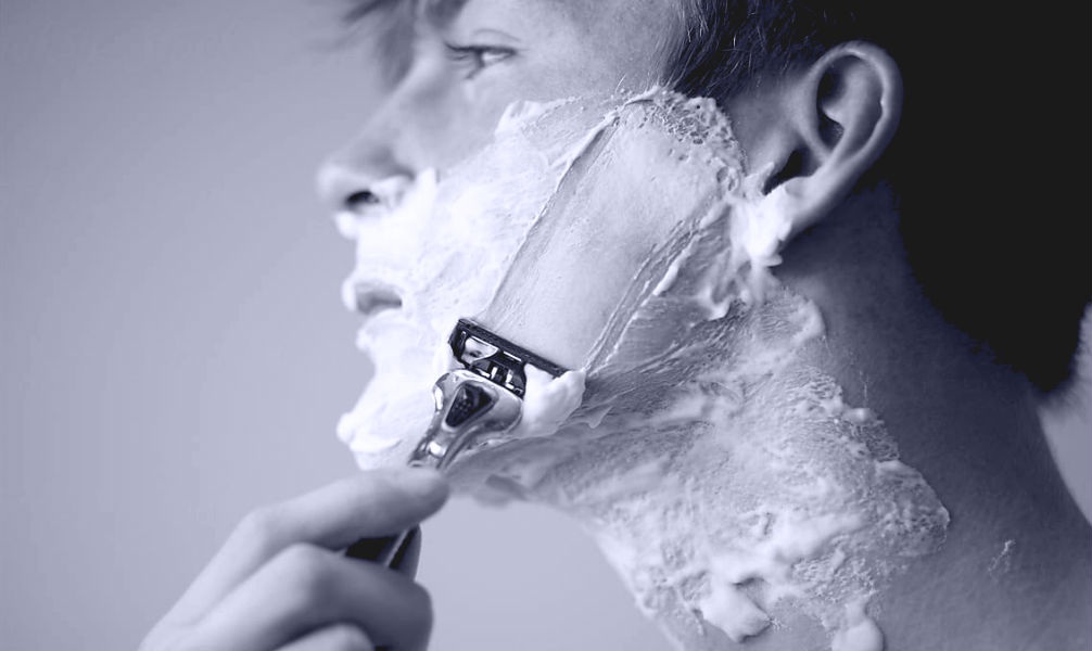 Como fazer a lâmina de barba durar mais - Homem No Espelho