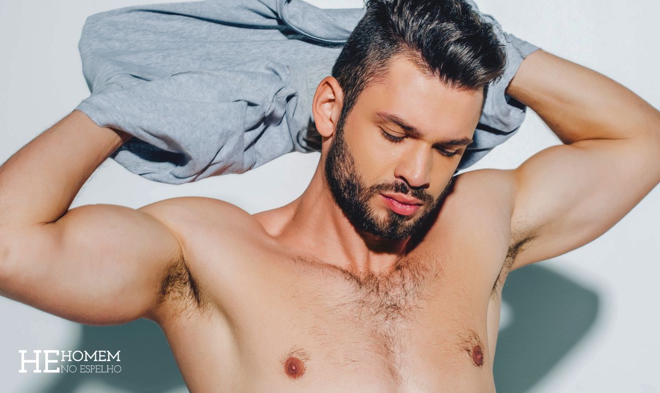 Homem No Espelho - Faça bonito sem roupa no primeiro encontro