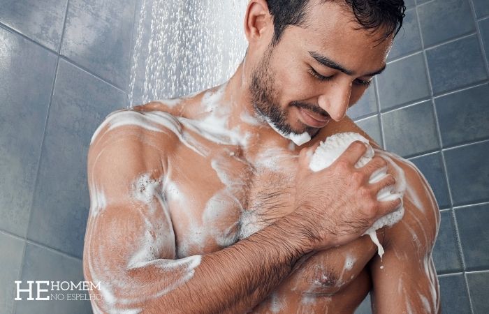Homem No Espelho - Faça bonito sem roupa no primeiro encontro