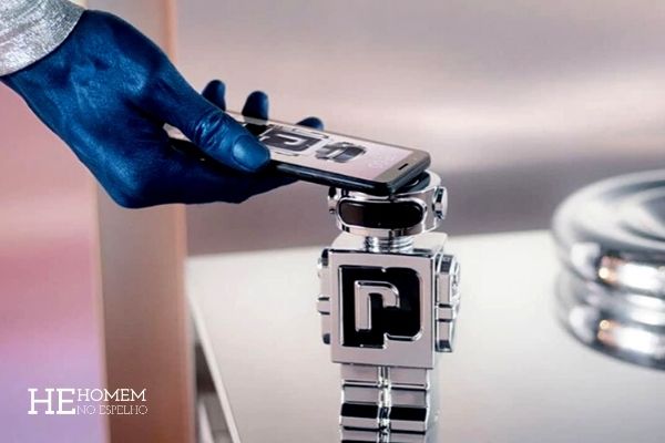 Homem No Espelho - Paco Rabanne usa inteligência artificial no perfume Phantom