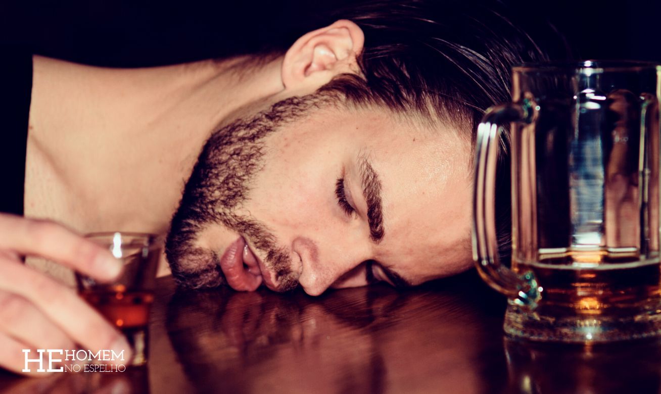 Homem No Espelho - Como o álcool age no corpo (e na cabeça)