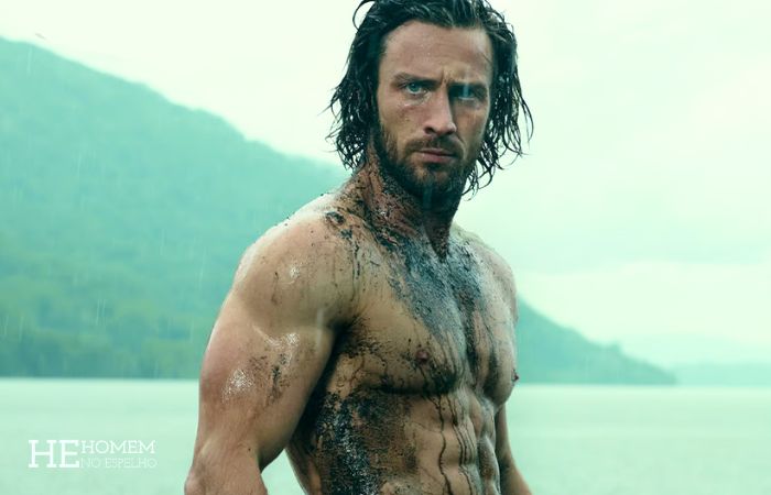 Homem No Espelho - treino de Aaron Taylor-Johnson