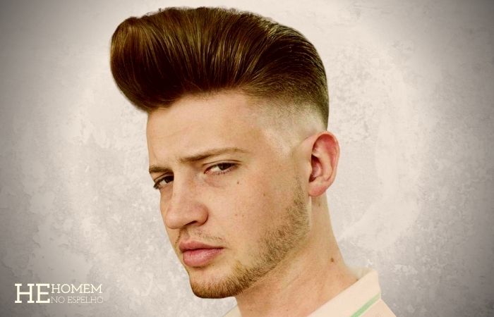 Homem-No-Espelho -Modelar o cabelo em excesso