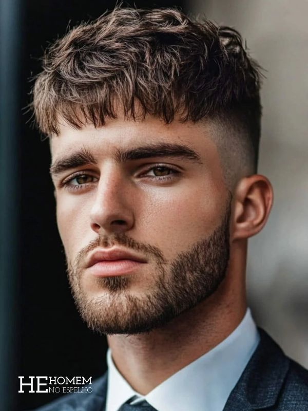 Homem No Espelho - Cortes de cabelo masculino curto