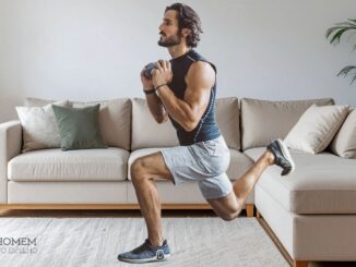 Homem No Espelho - Treino em casa no sofá