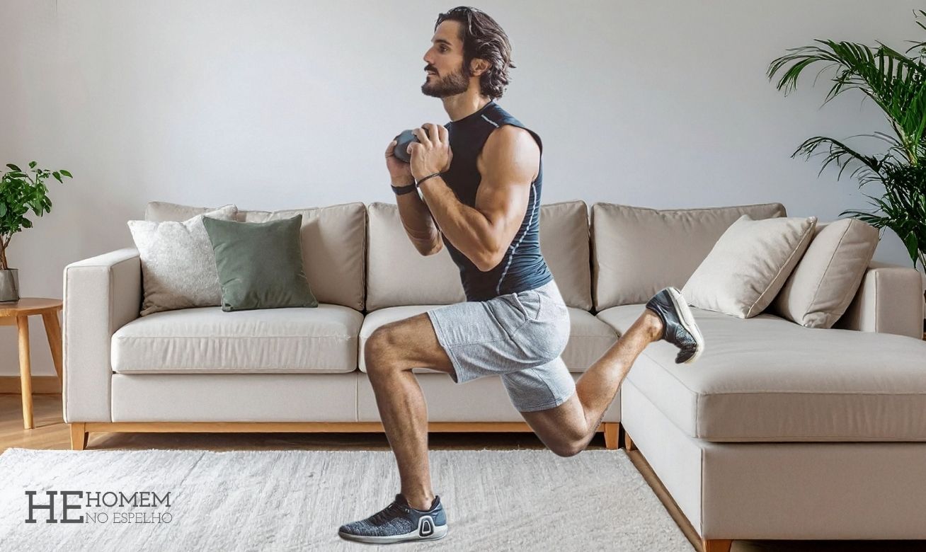 Homem No Espelho - Treino em casa no sofá