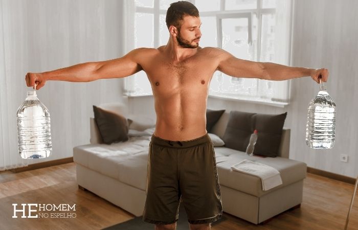 Homem No Espelho - Treino em casa no sofá