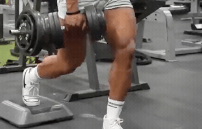 Homem No Espelho - Treino de exercícios dos músculos glúteos